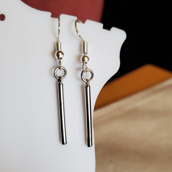 Silver Tone Hook Small Bar Dangle Earrings Artisan - Picture 2 of 3